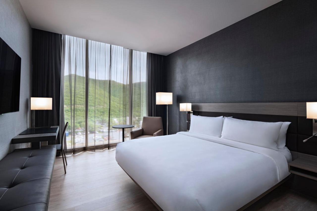 Ac Hotel By Marriott Monterrey Valle San Pedro Garza Garcia Exterior photo
